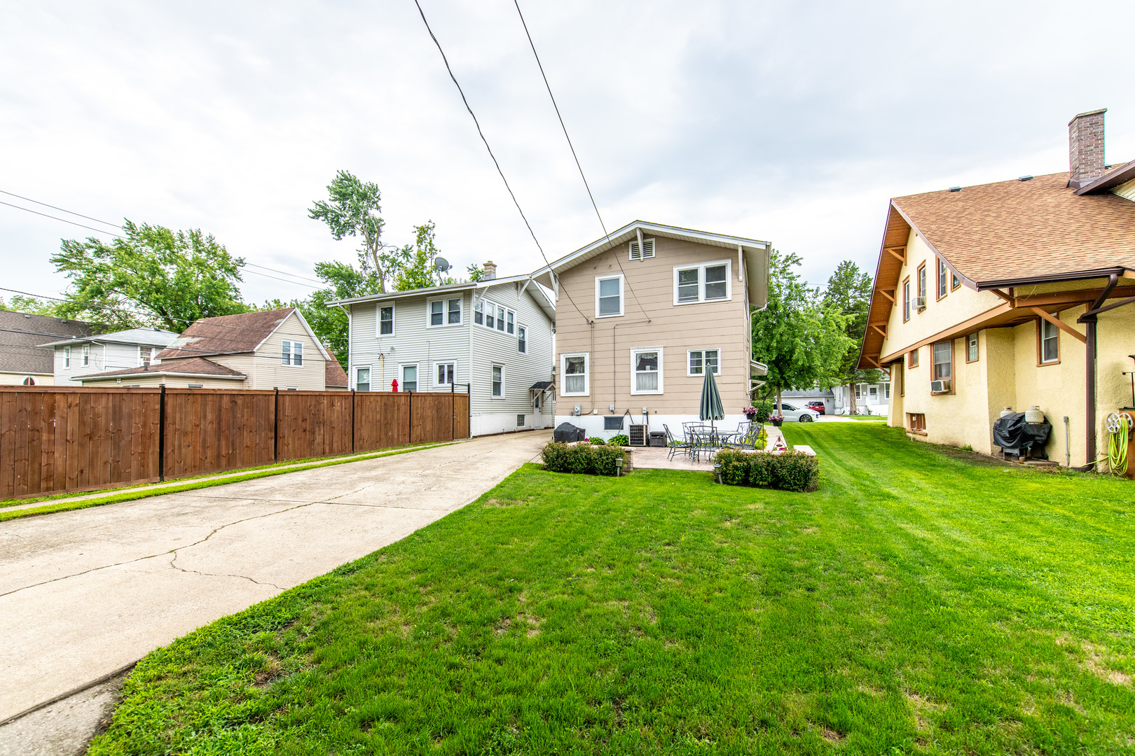 911 Richmond Street, Joliet, IL 60435