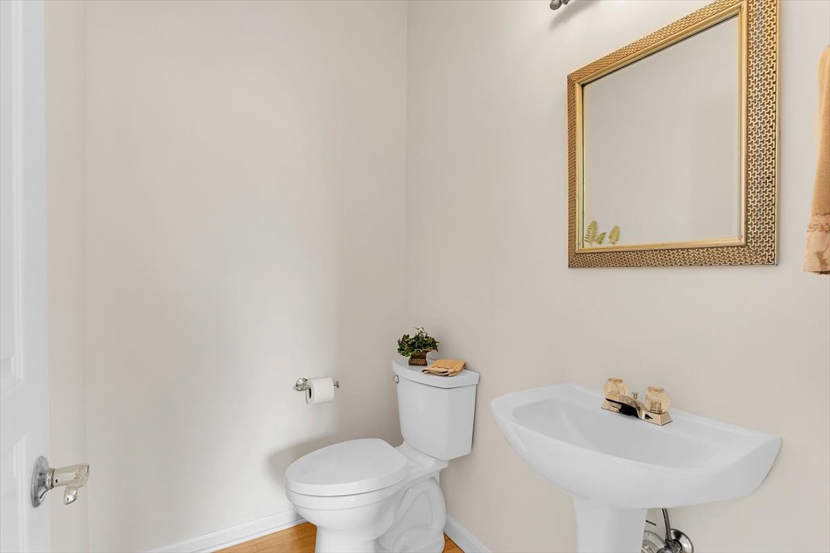 2801 Waterfront Avenue, Algonquin, IL 60102