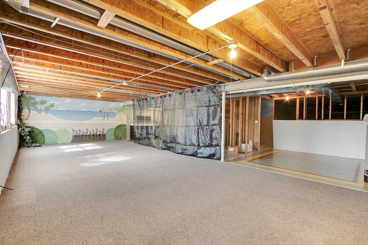 2801 Waterfront Avenue, Algonquin, IL 60102