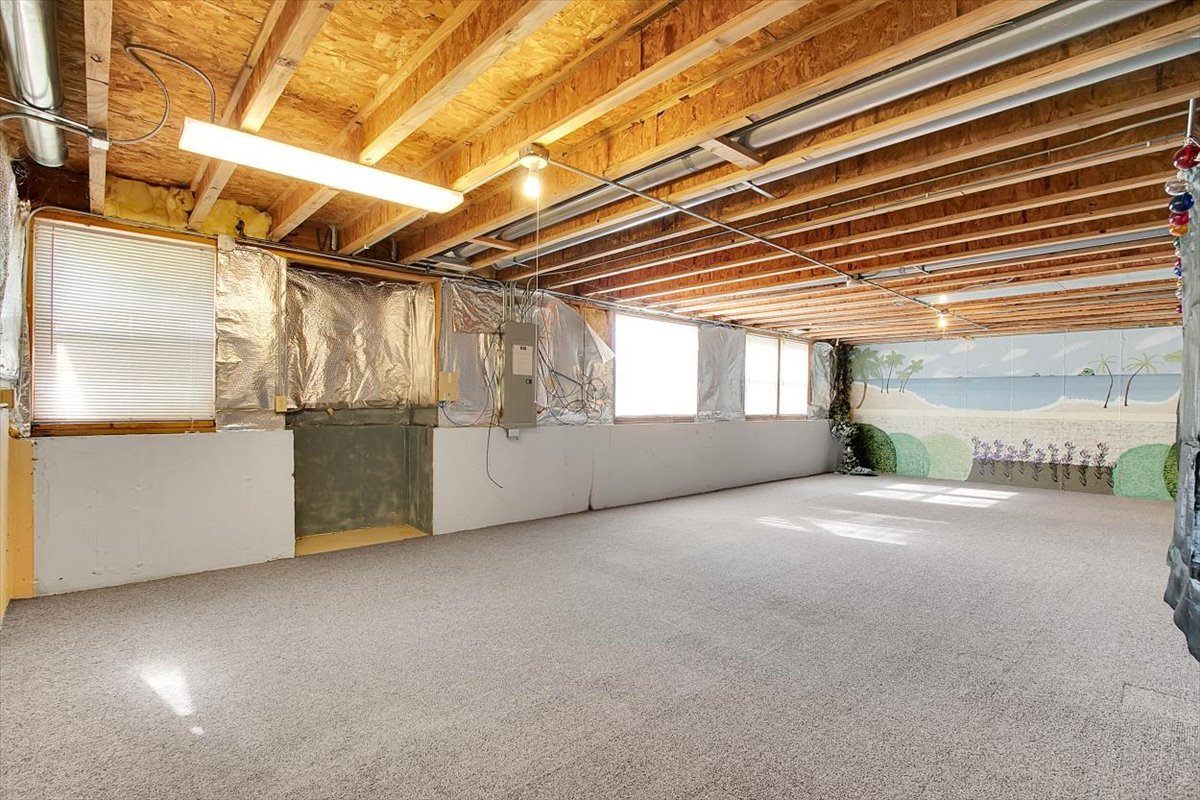 2801 Waterfront Avenue, Algonquin, IL 60102