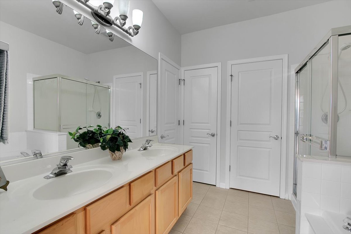 2801 Waterfront Avenue, Algonquin, IL 60102