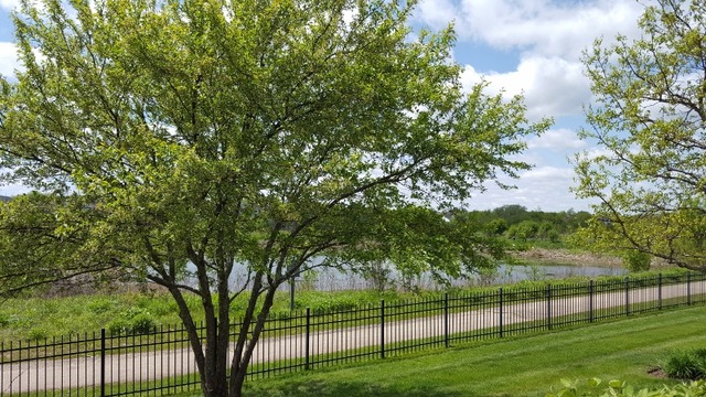 2801 Waterfront Avenue, Algonquin, IL 60102