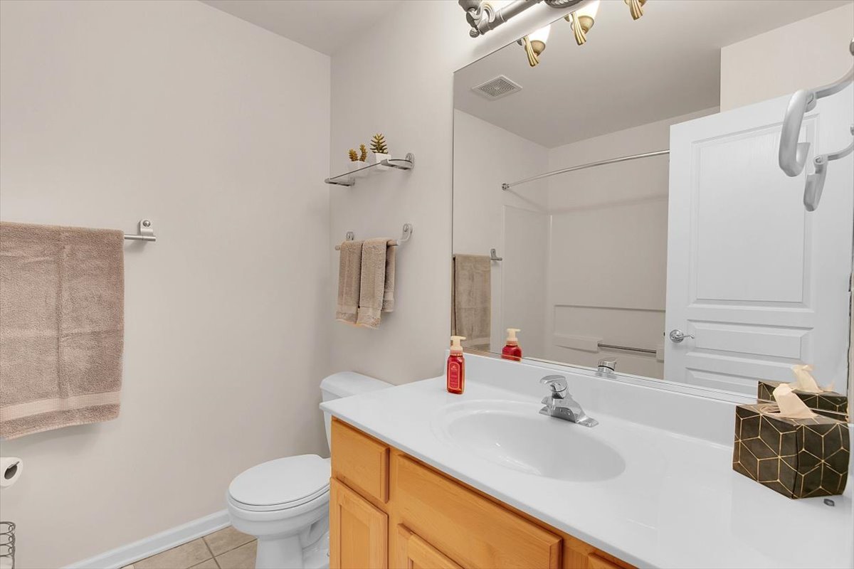 2801 Waterfront Avenue, Algonquin, IL 60102