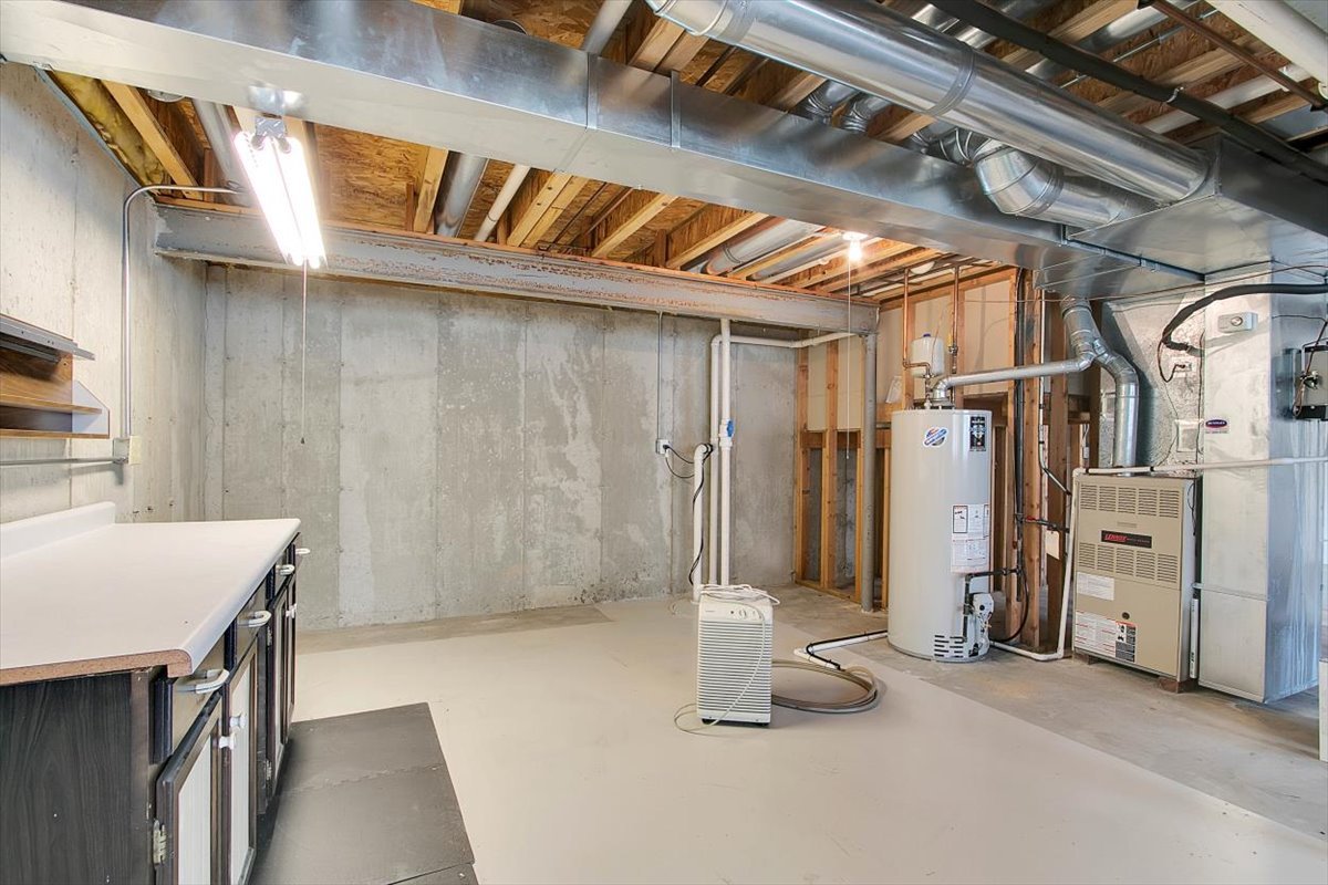 2801 Waterfront Avenue, Algonquin, IL 60102