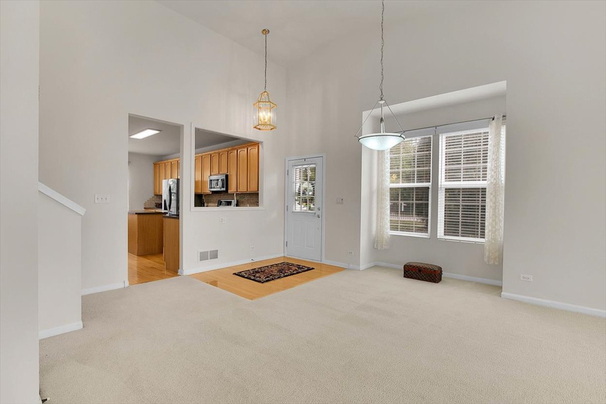 2801 Waterfront Avenue, Algonquin, IL 60102