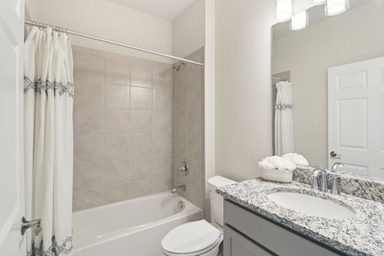 1119 Parkside Drive, Sycamore, IL 60178