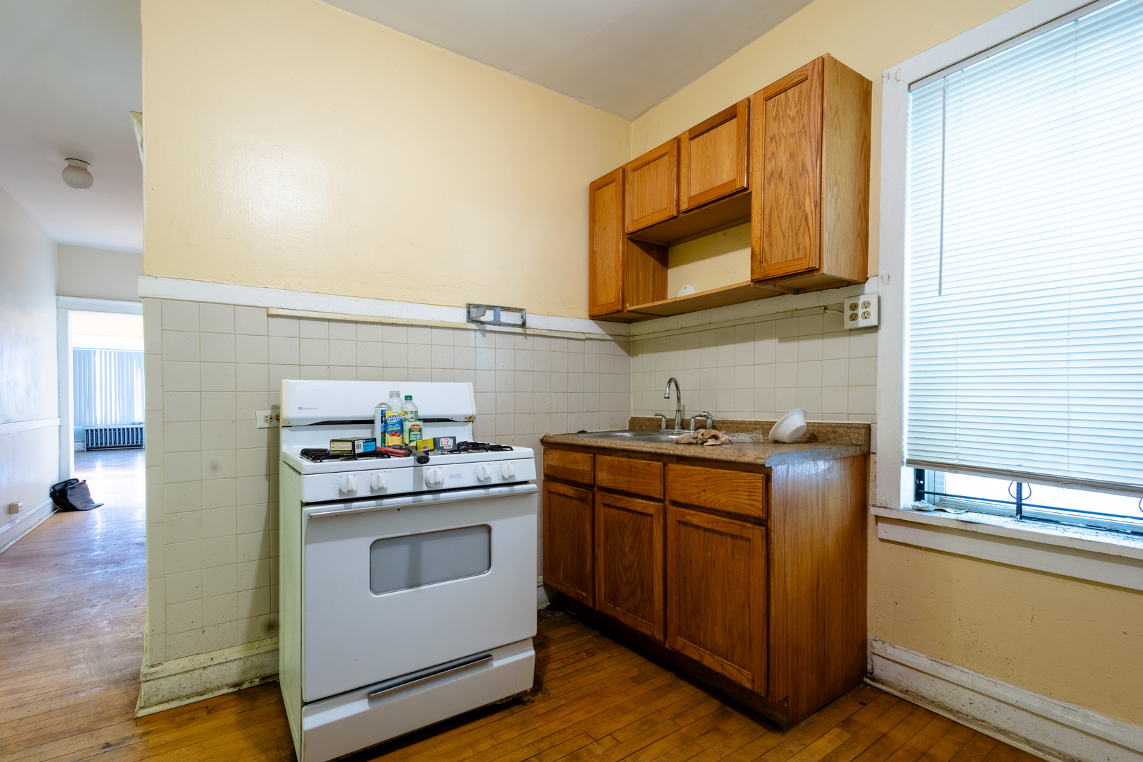 8145 S Cottage Grove Avenue, Chicago, IL 60619