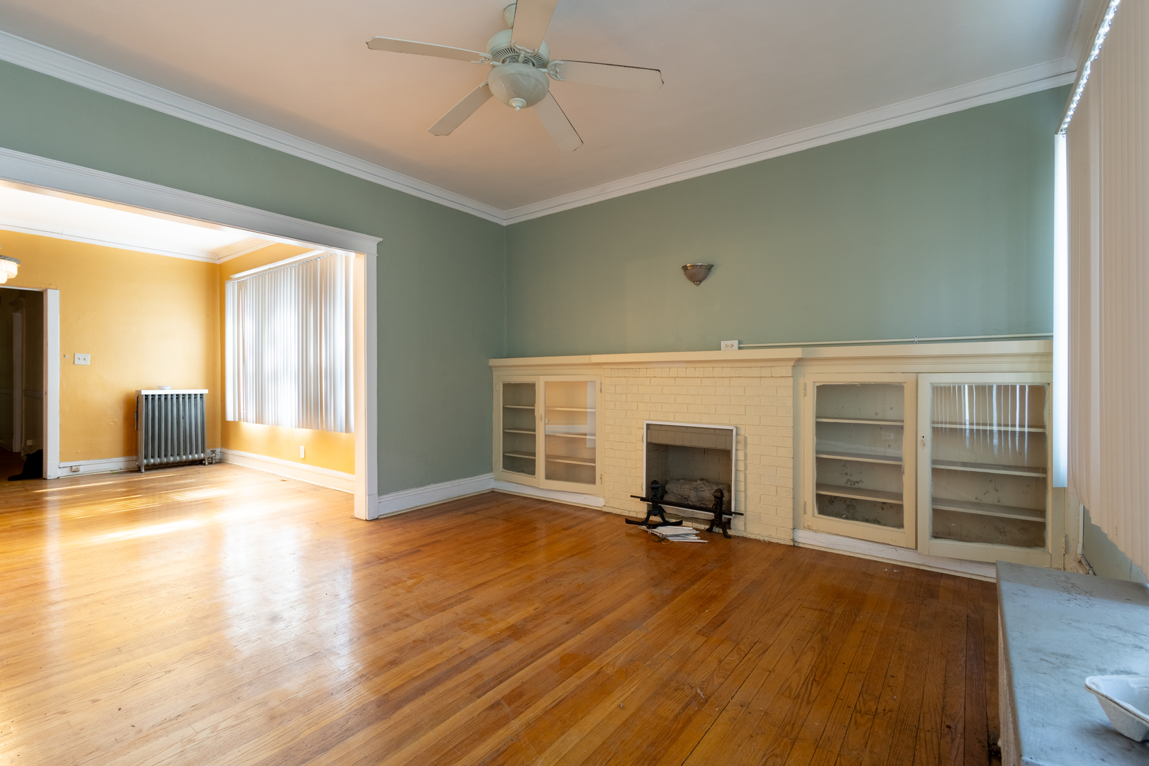 8145 S Cottage Grove Avenue, Chicago, IL 60619