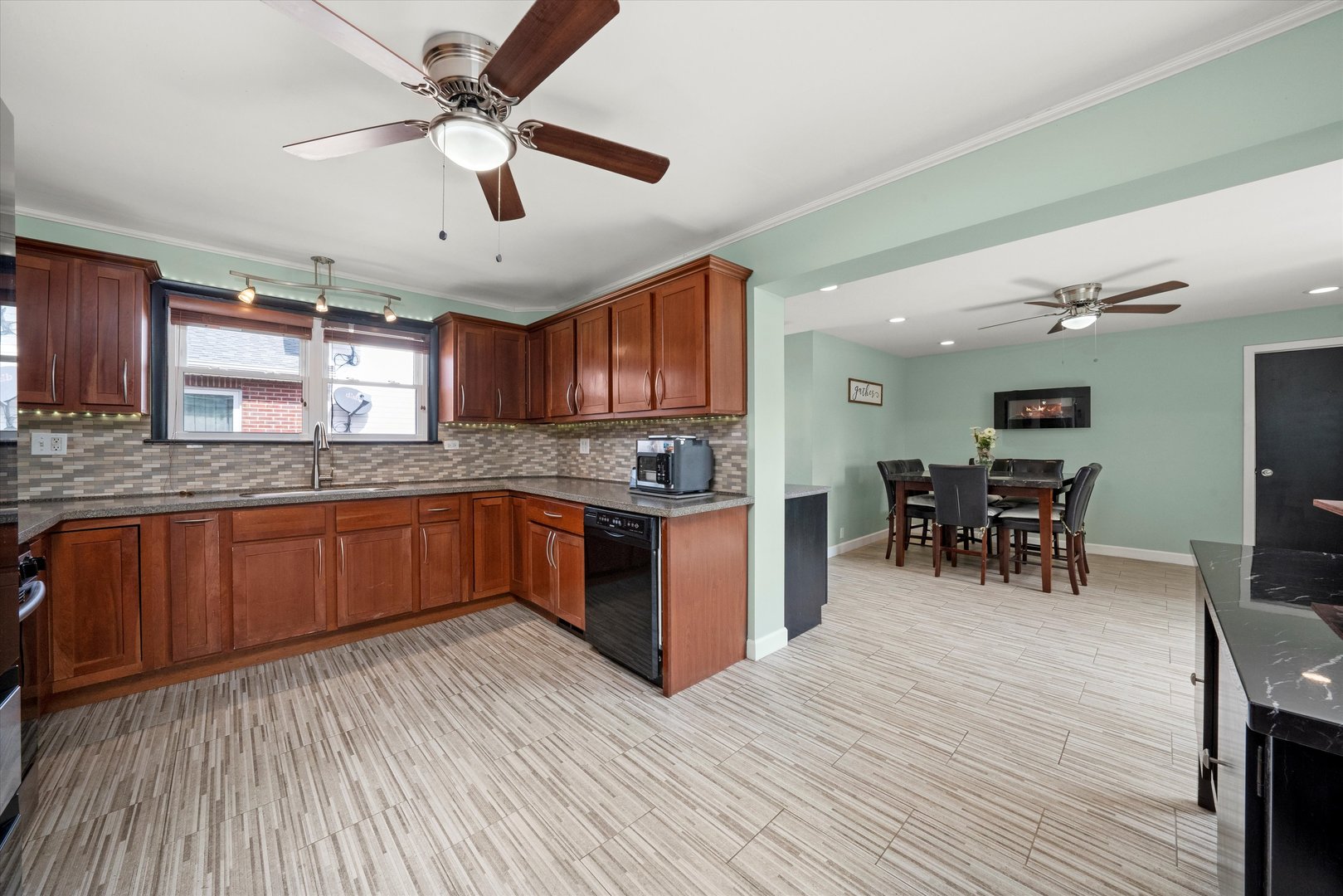 5730 110th Street, Chicago Ridge, IL 60415