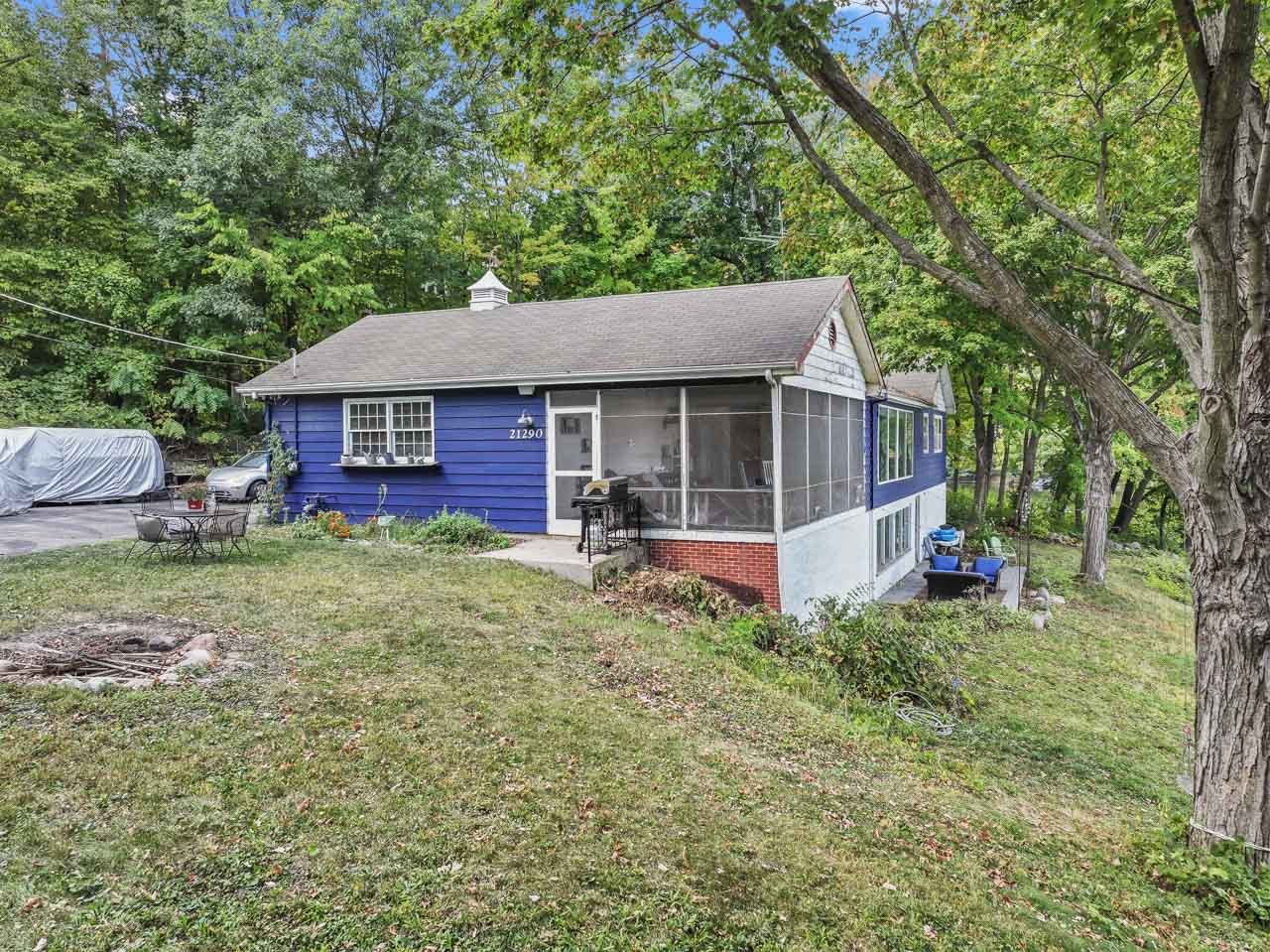 21290 W Sylvan Drive, Mundelein, IL 60060