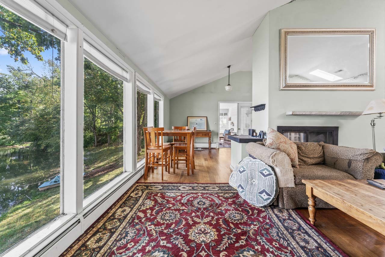 21290 W Sylvan Drive, Mundelein, IL 60060
