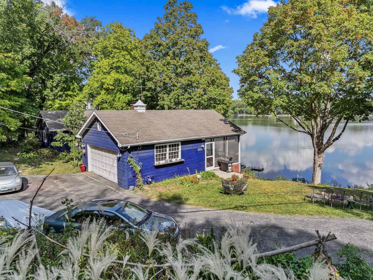 21290 W Sylvan Drive, Mundelein, IL 60060