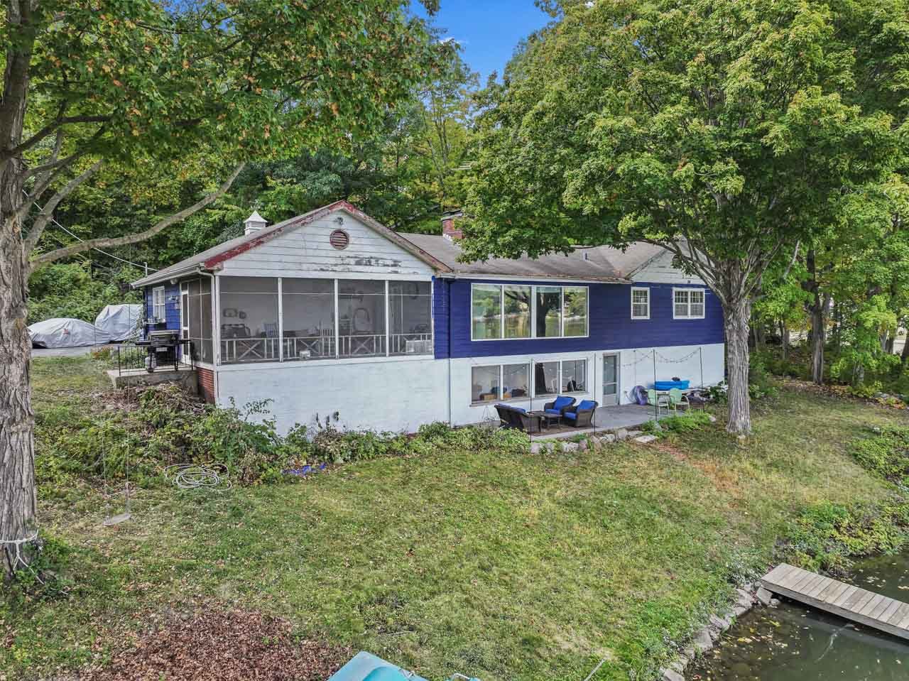 21290 W Sylvan Drive, Mundelein, IL 60060