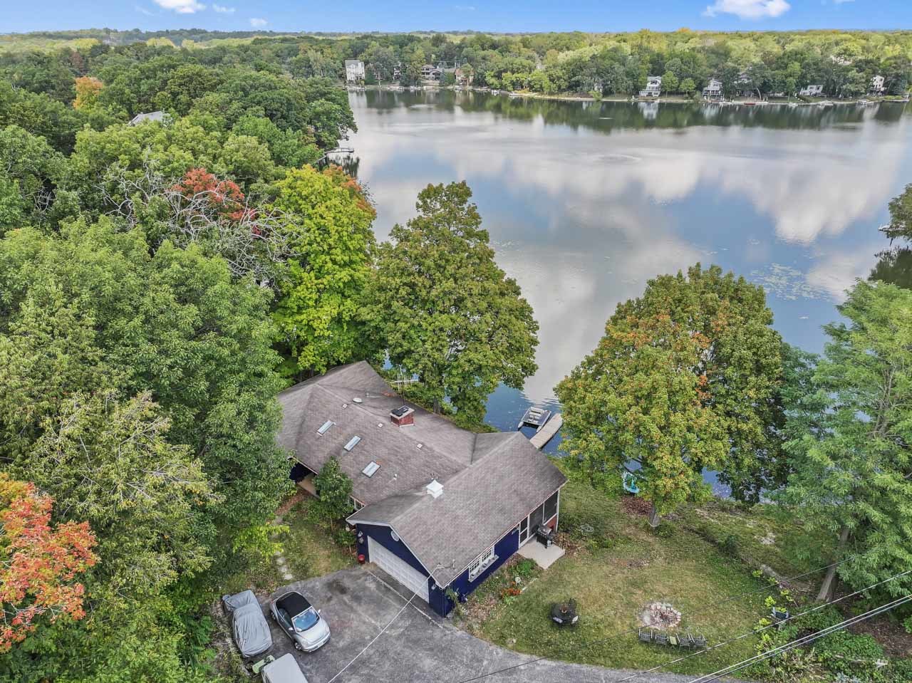 21290 W Sylvan Drive, Mundelein, IL 60060