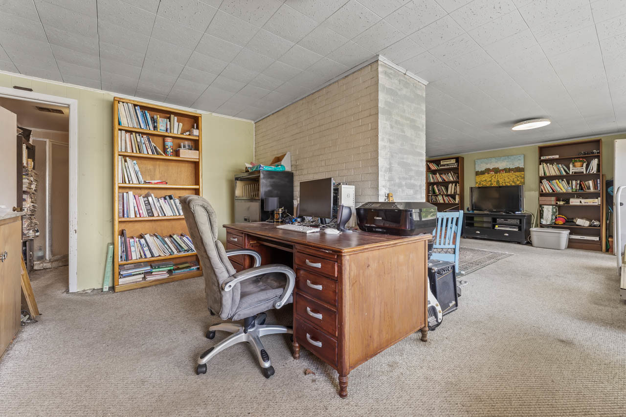 21290 W Sylvan Drive, Mundelein, IL 60060