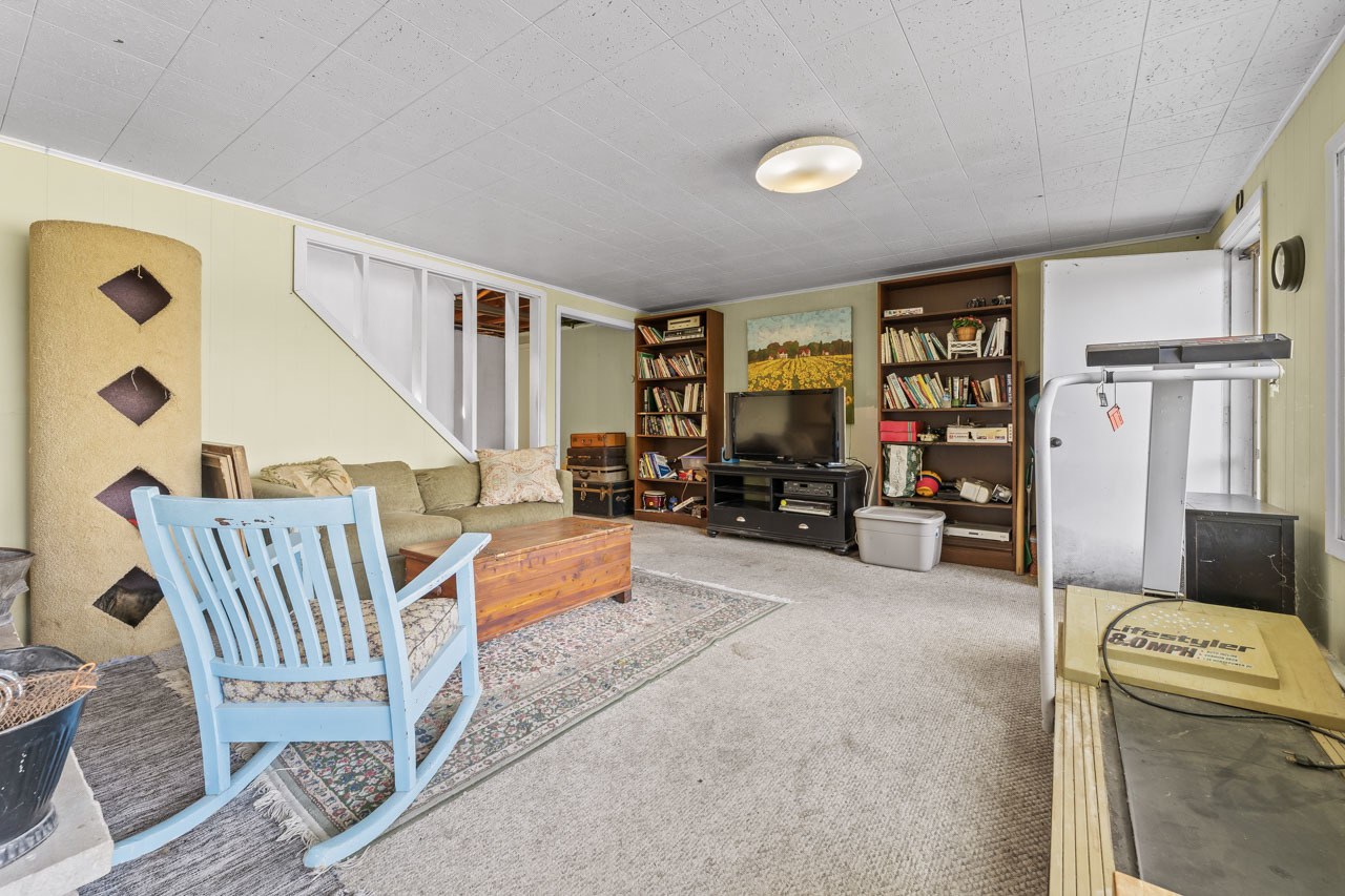 21290 W Sylvan Drive, Mundelein, IL 60060