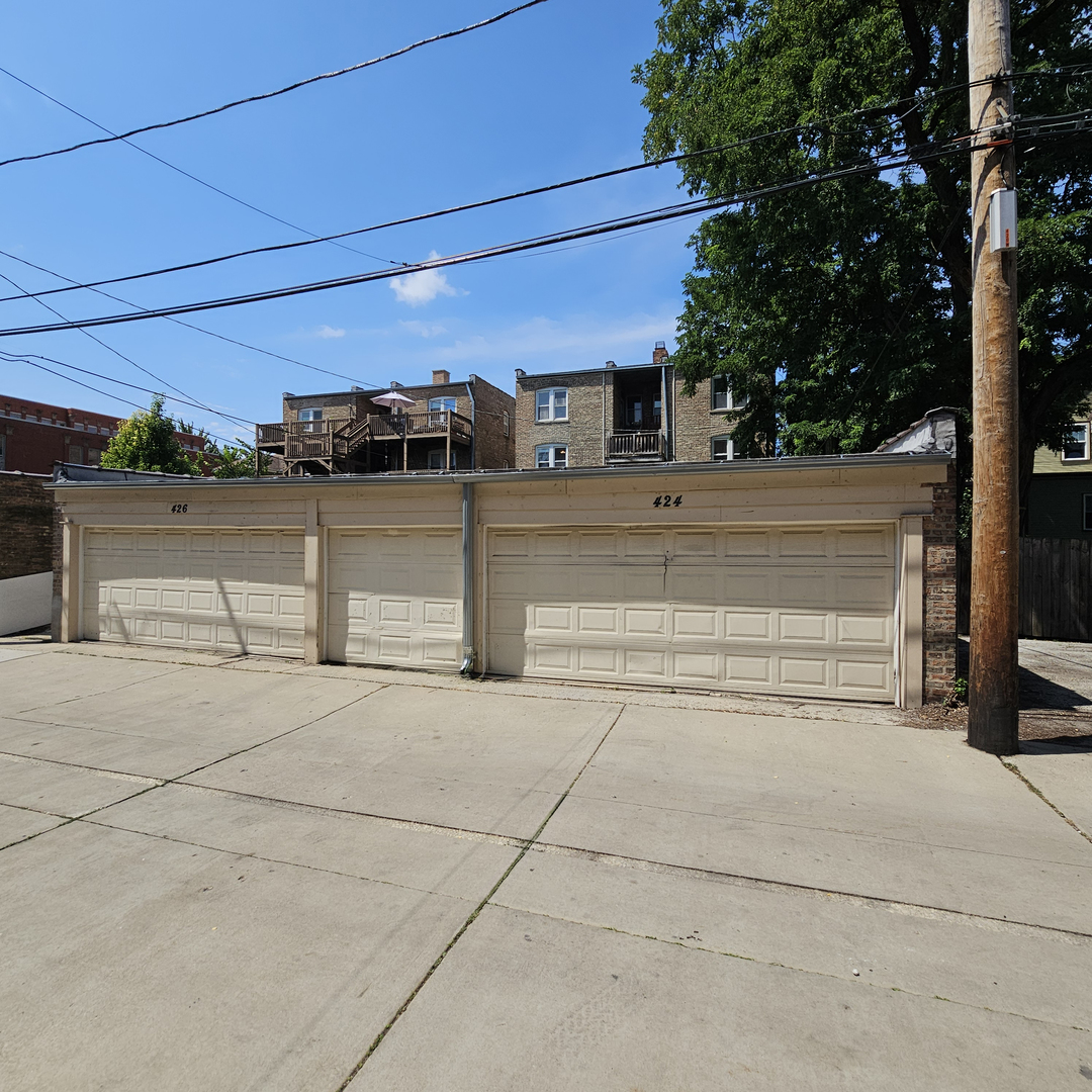 424 Wisconsin Avenue #3N, Oak Park, IL 60302