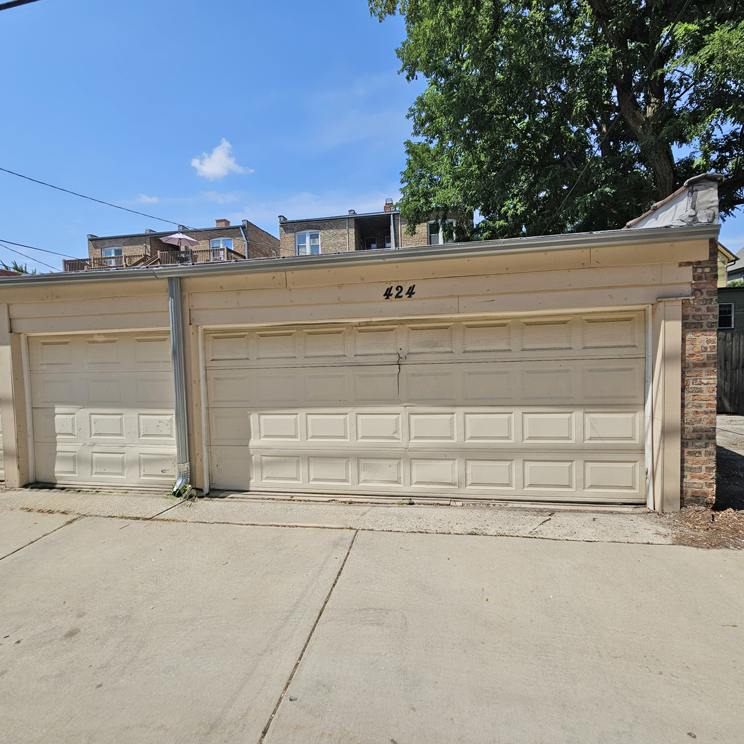 424 Wisconsin Avenue #3N, Oak Park, IL 60302