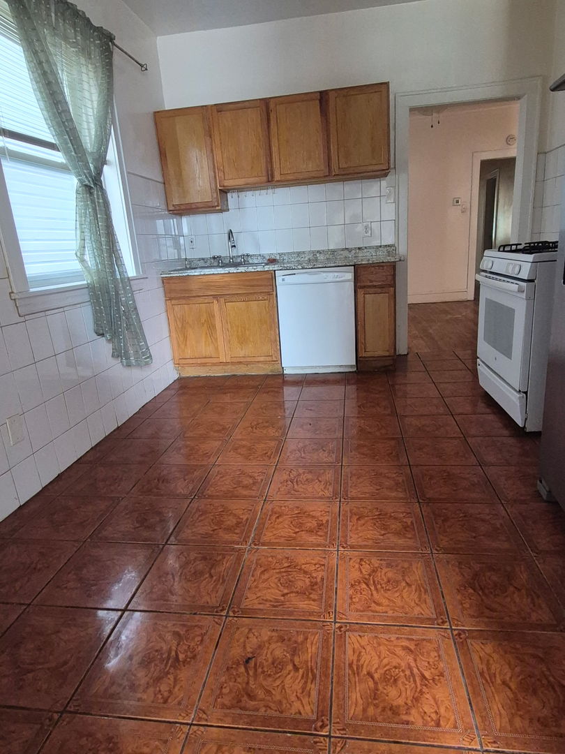 4722 N Kennicott Avenue #1, Chicago, IL 60630
