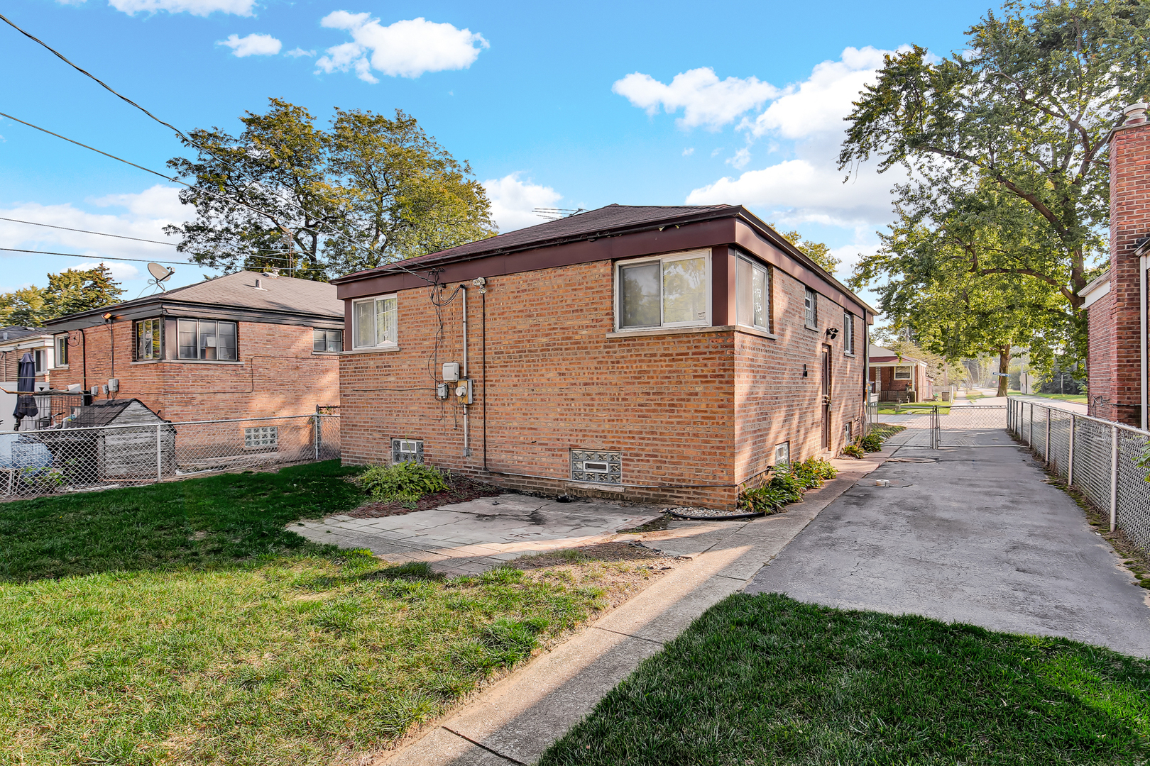 14534 Woodlawn Avenue, Dolton, IL 60419