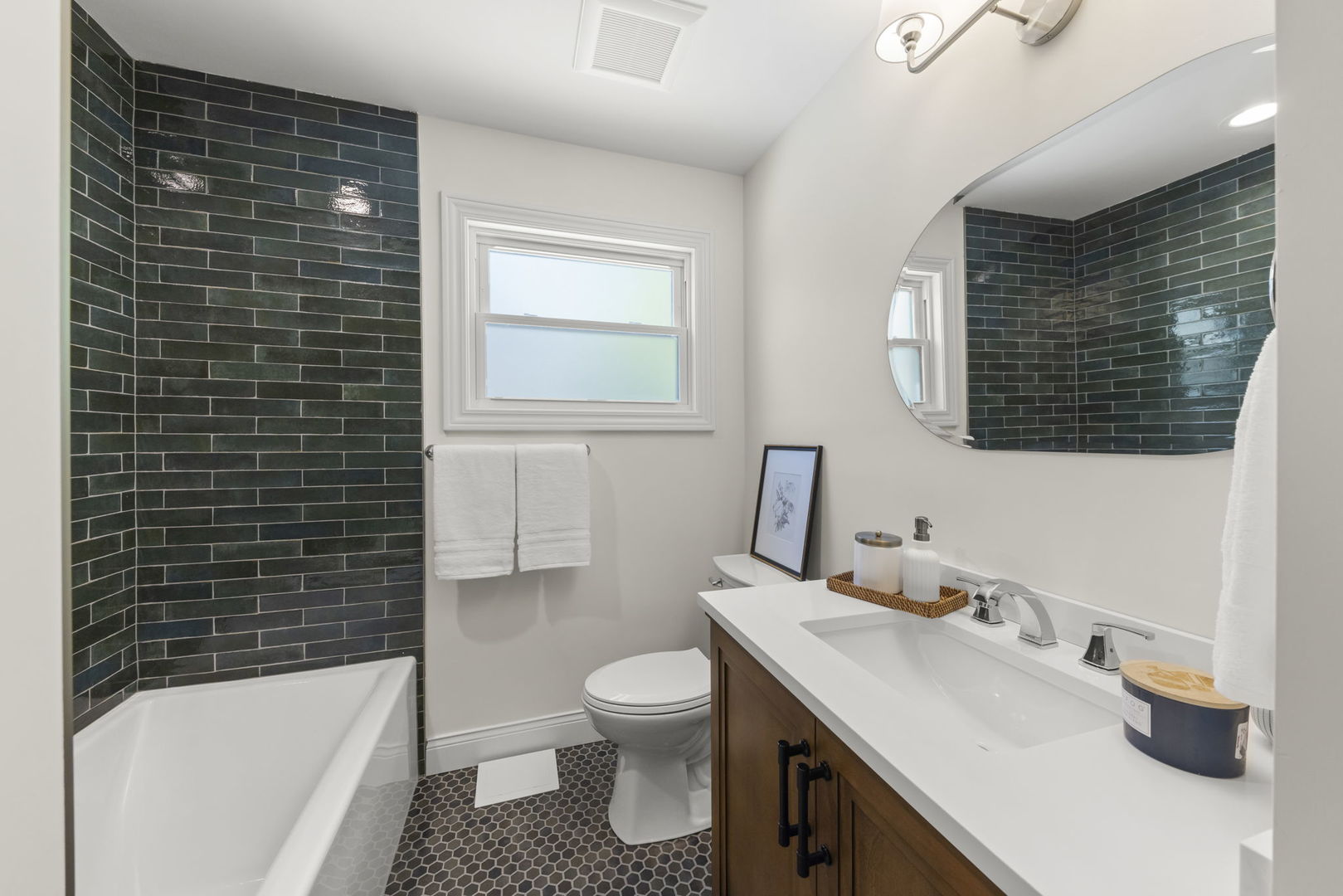 6524 W Highland Avenue, Chicago, IL 60631