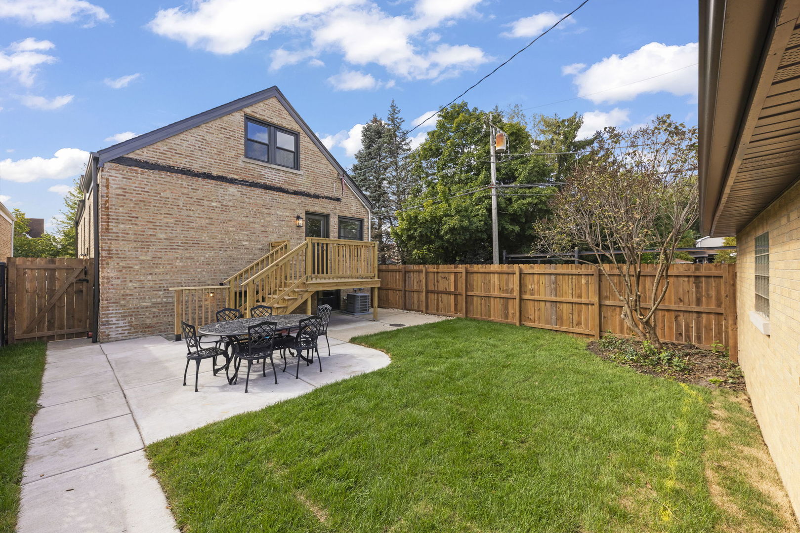 6524 W Highland Avenue, Chicago, IL 60631