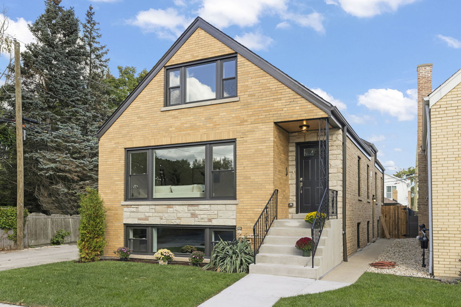 6524 W Highland Avenue, Chicago, IL 60631