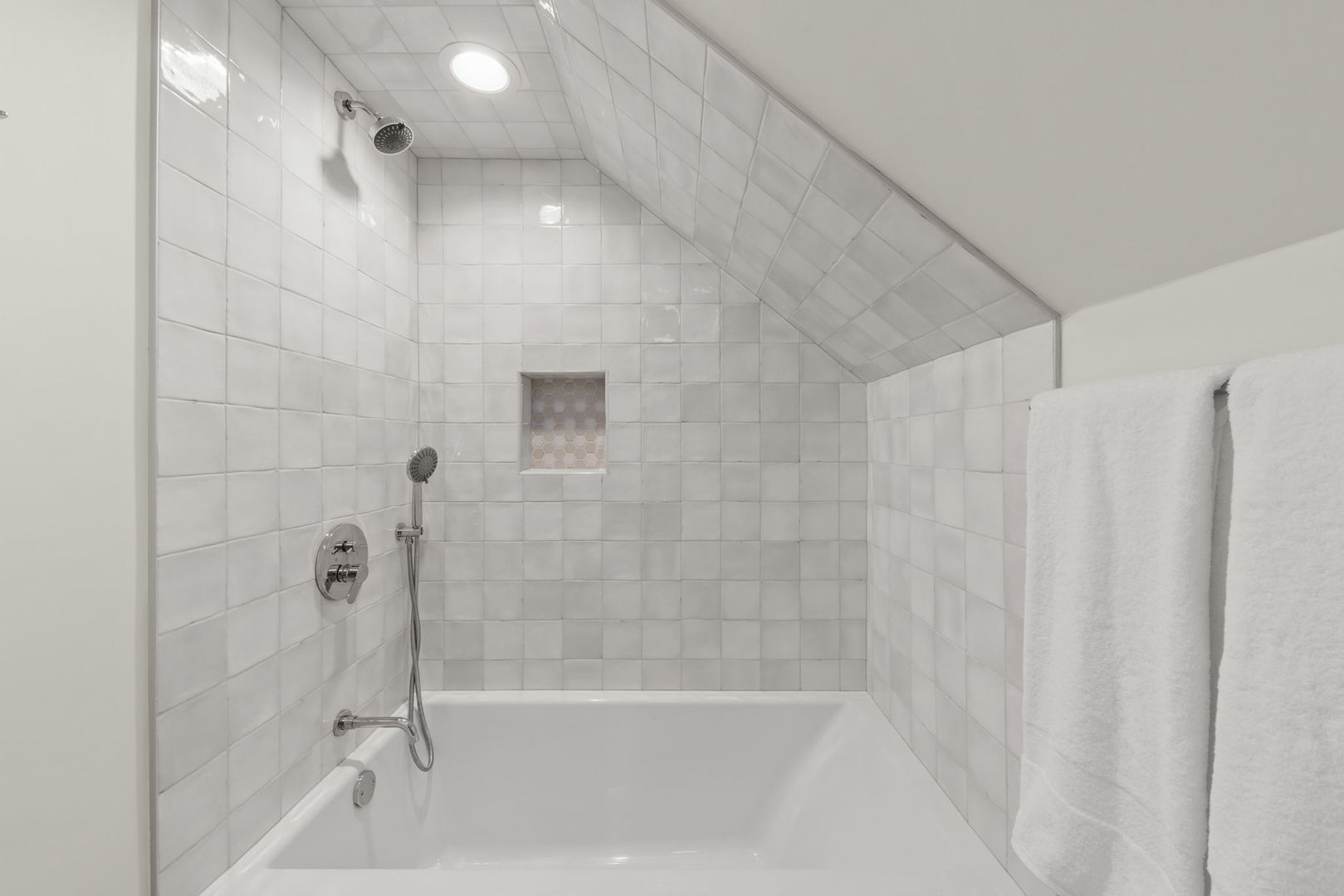 6524 W Highland Avenue, Chicago, IL 60631