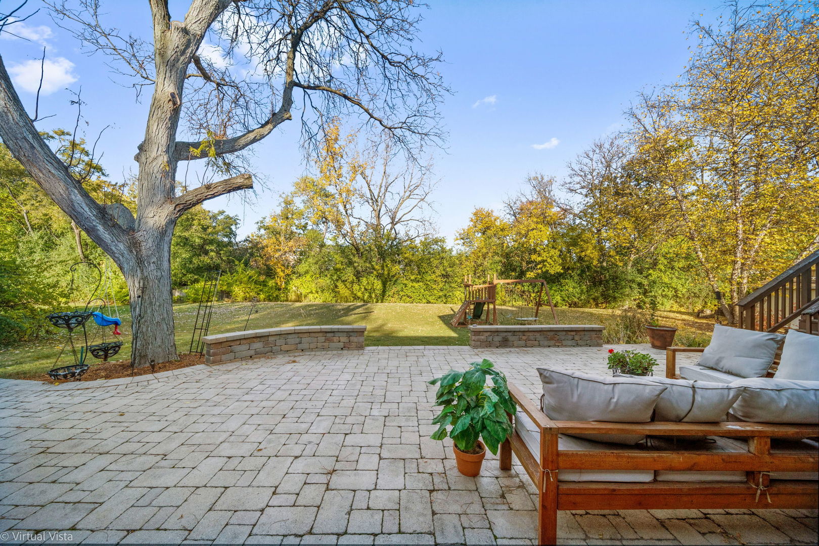 2124 Midhurst Road, Downers Grove, IL 60516