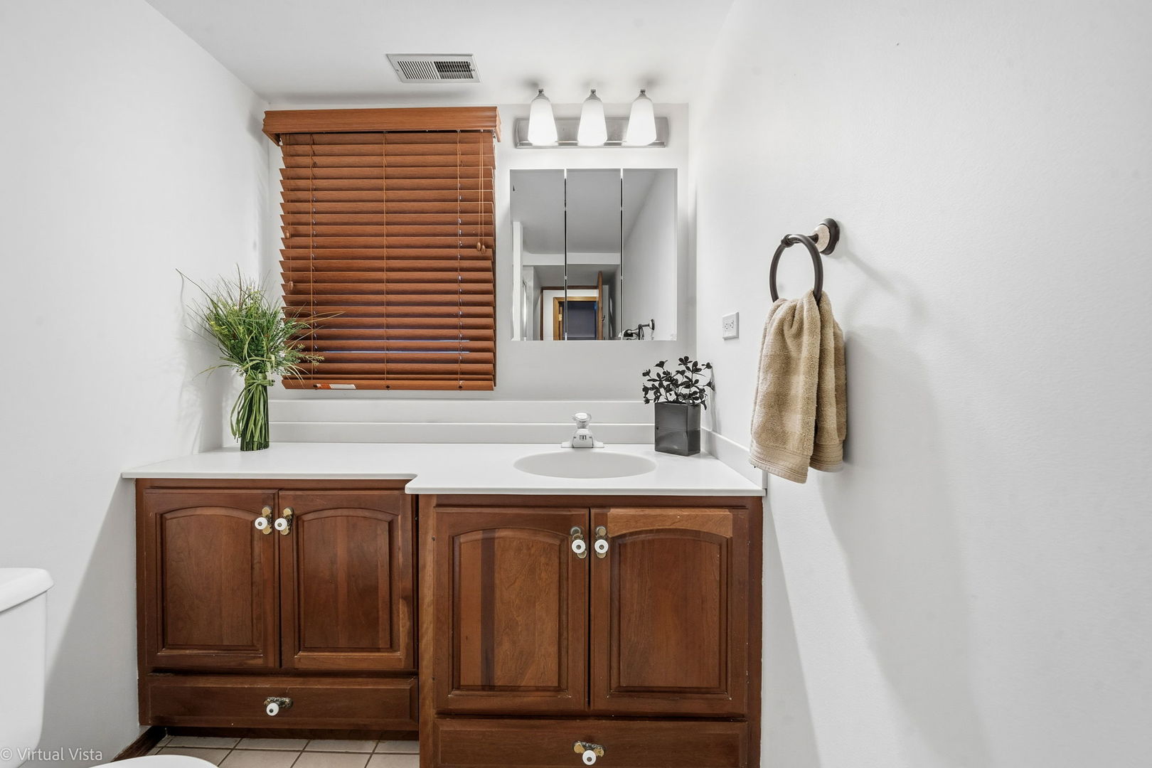 2124 Midhurst Road, Downers Grove, IL 60516