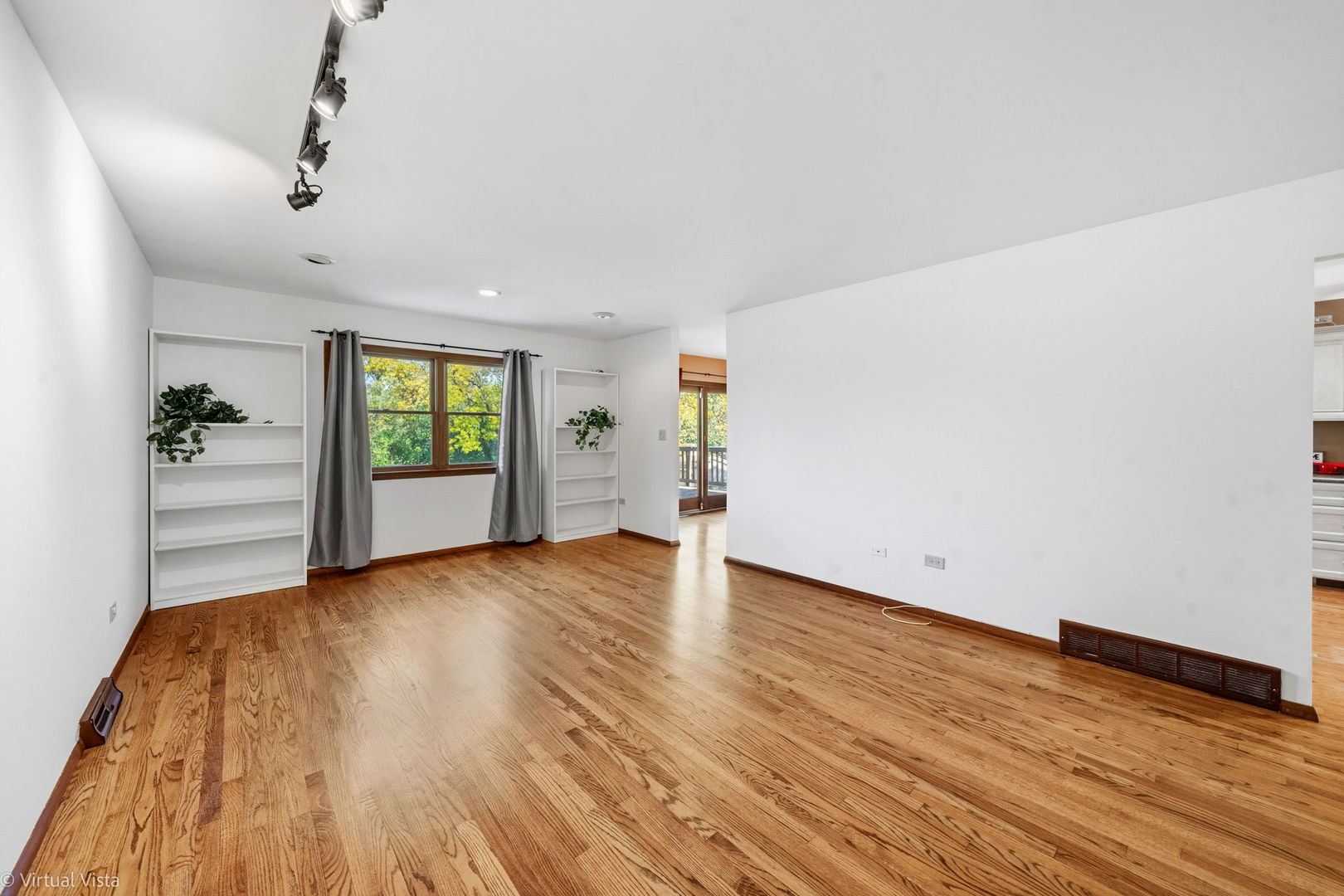 2124 Midhurst Road, Downers Grove, IL 60516