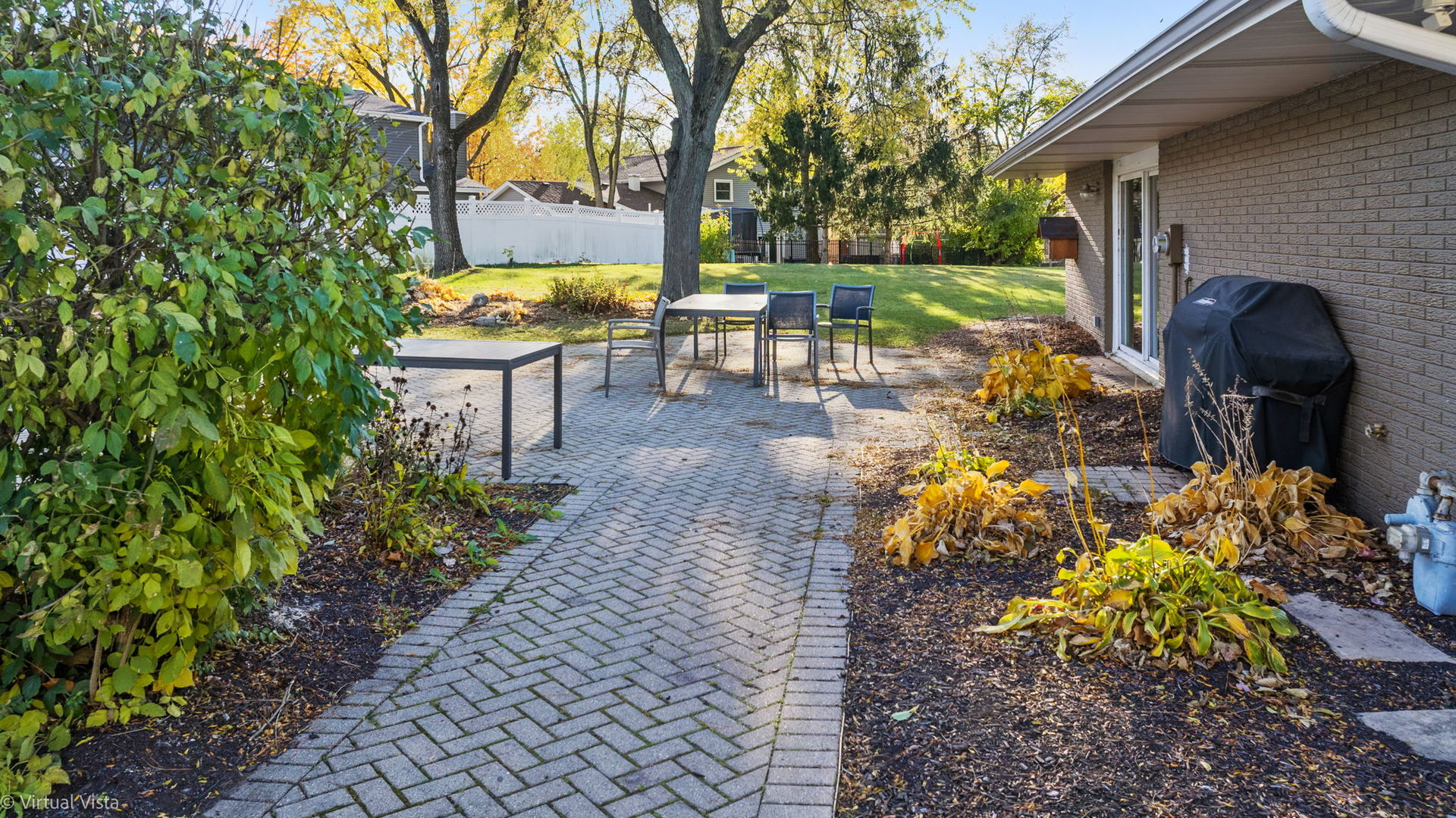 2124 Midhurst Road, Downers Grove, IL 60516