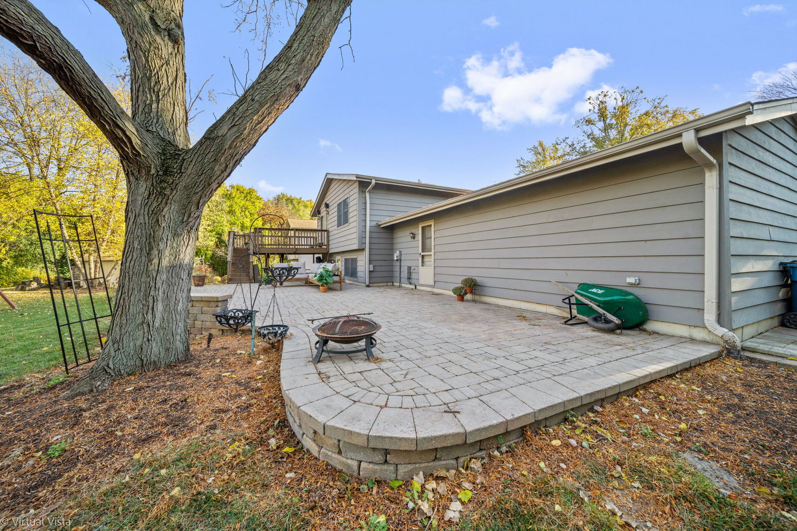 2124 Midhurst Road, Downers Grove, IL 60516