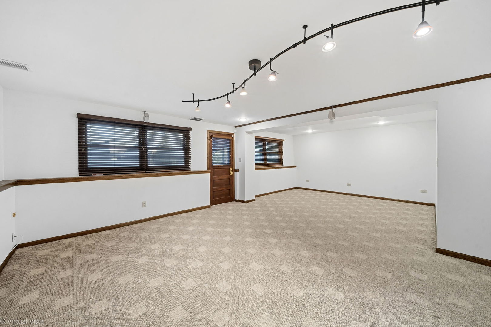 2124 Midhurst Road, Downers Grove, IL 60516