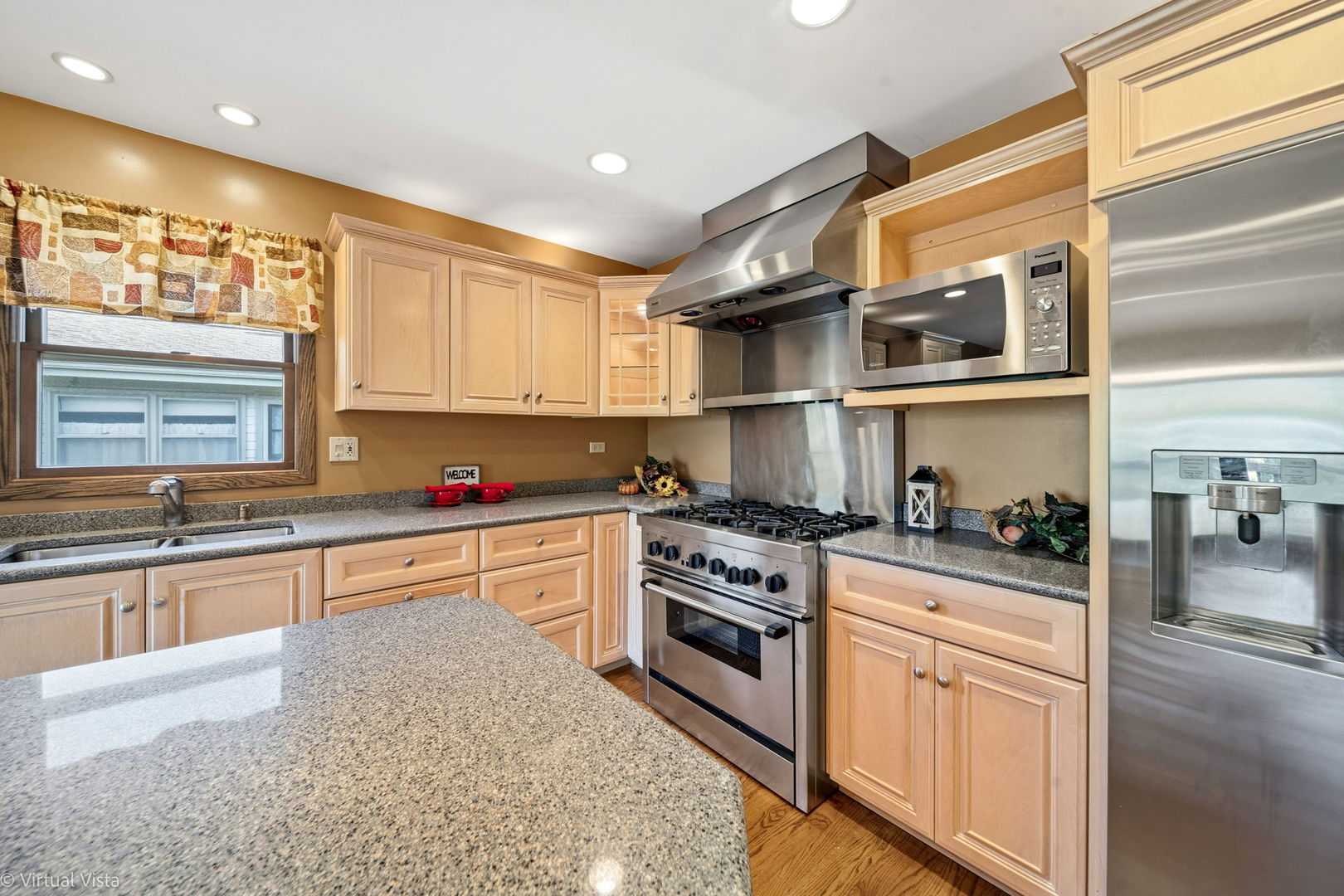 2124 Midhurst Road, Downers Grove, IL 60516