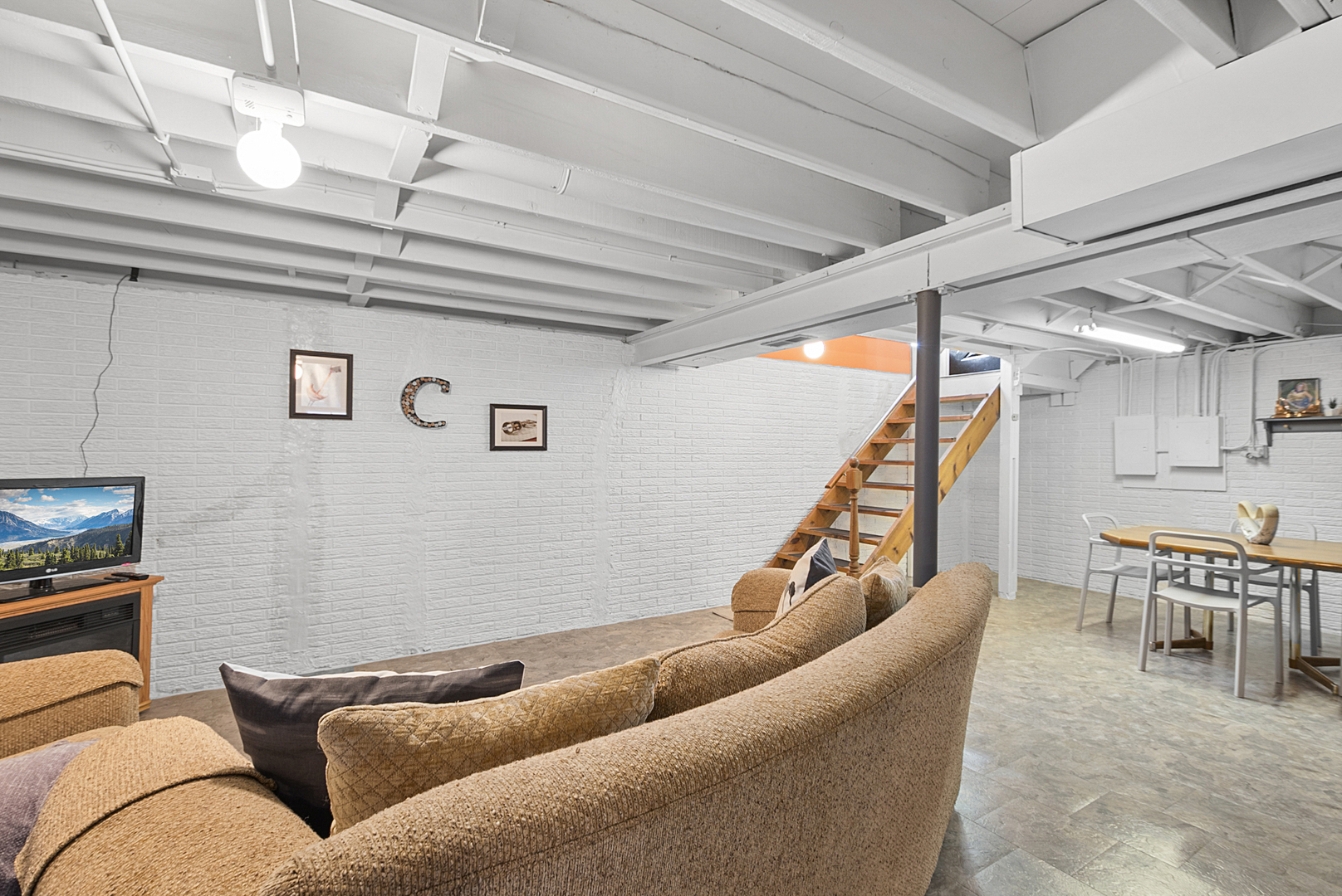 9048 W 147th Street, Orland Park, IL 60462