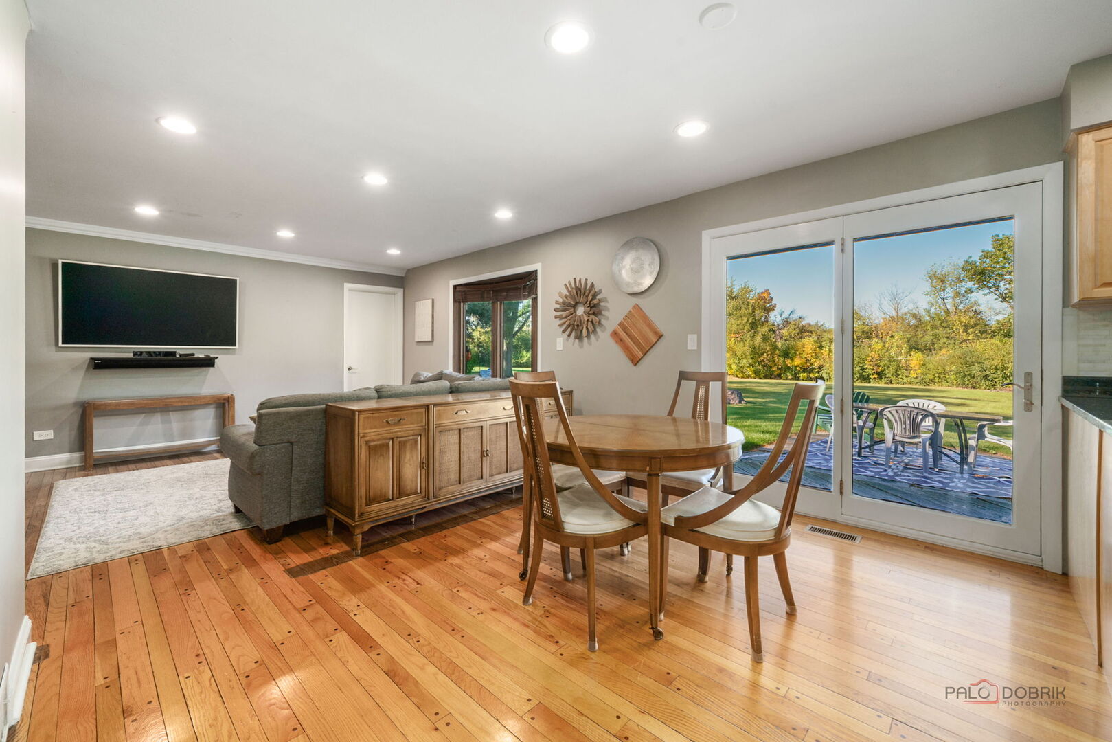 5 Lagoon Drive, Hawthorn Woods, IL 60047