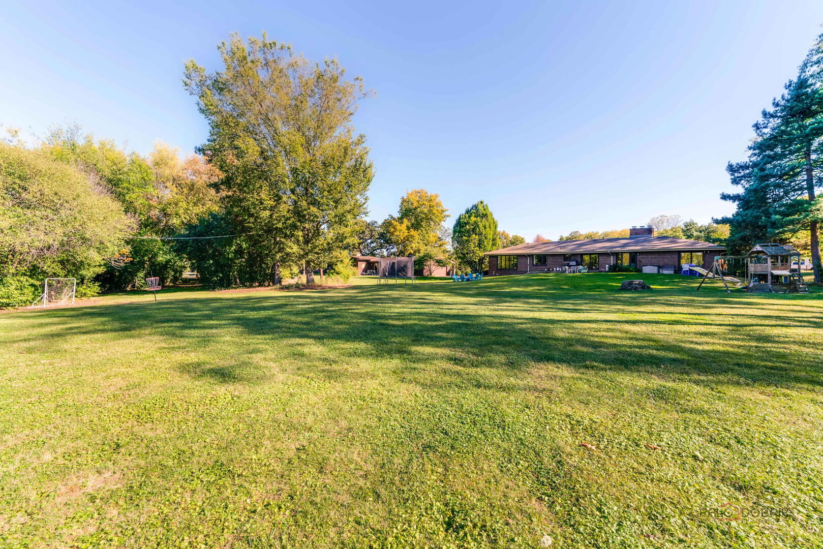 5 Lagoon Drive, Hawthorn Woods, IL 60047