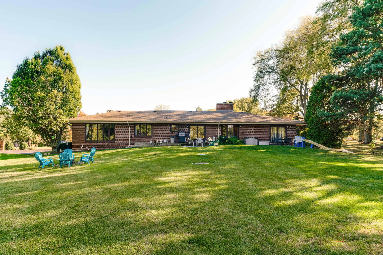 5 Lagoon Drive, Hawthorn Woods, IL 60047