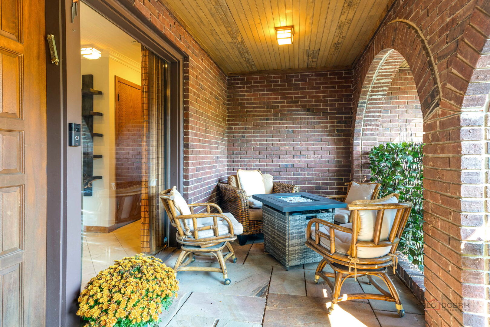 5 Lagoon Drive, Hawthorn Woods, IL 60047