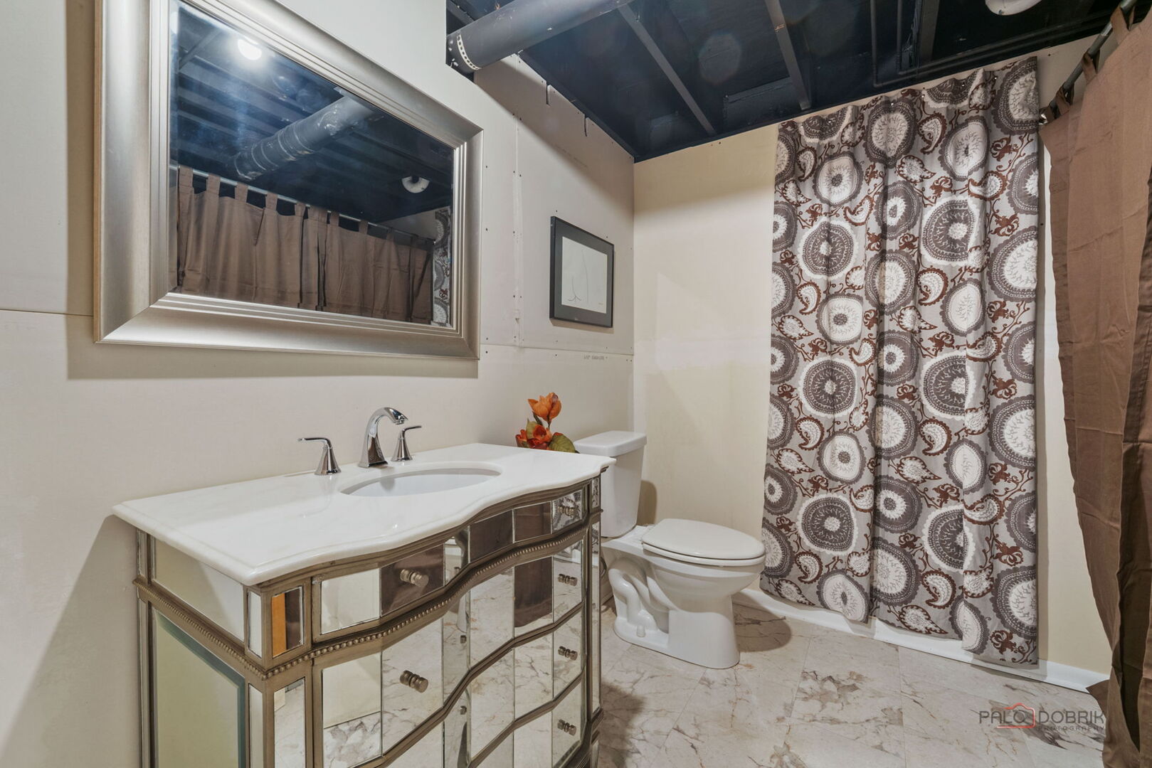 5 Lagoon Drive, Hawthorn Woods, IL 60047