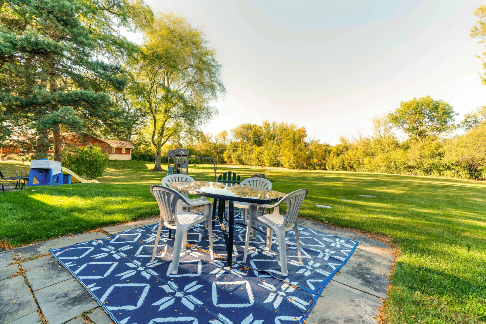 5 Lagoon Drive, Hawthorn Woods, IL 60047