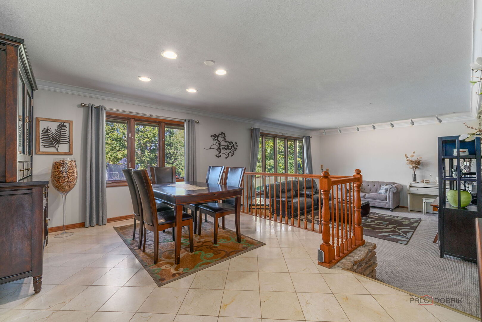 5 Lagoon Drive, Hawthorn Woods, IL 60047