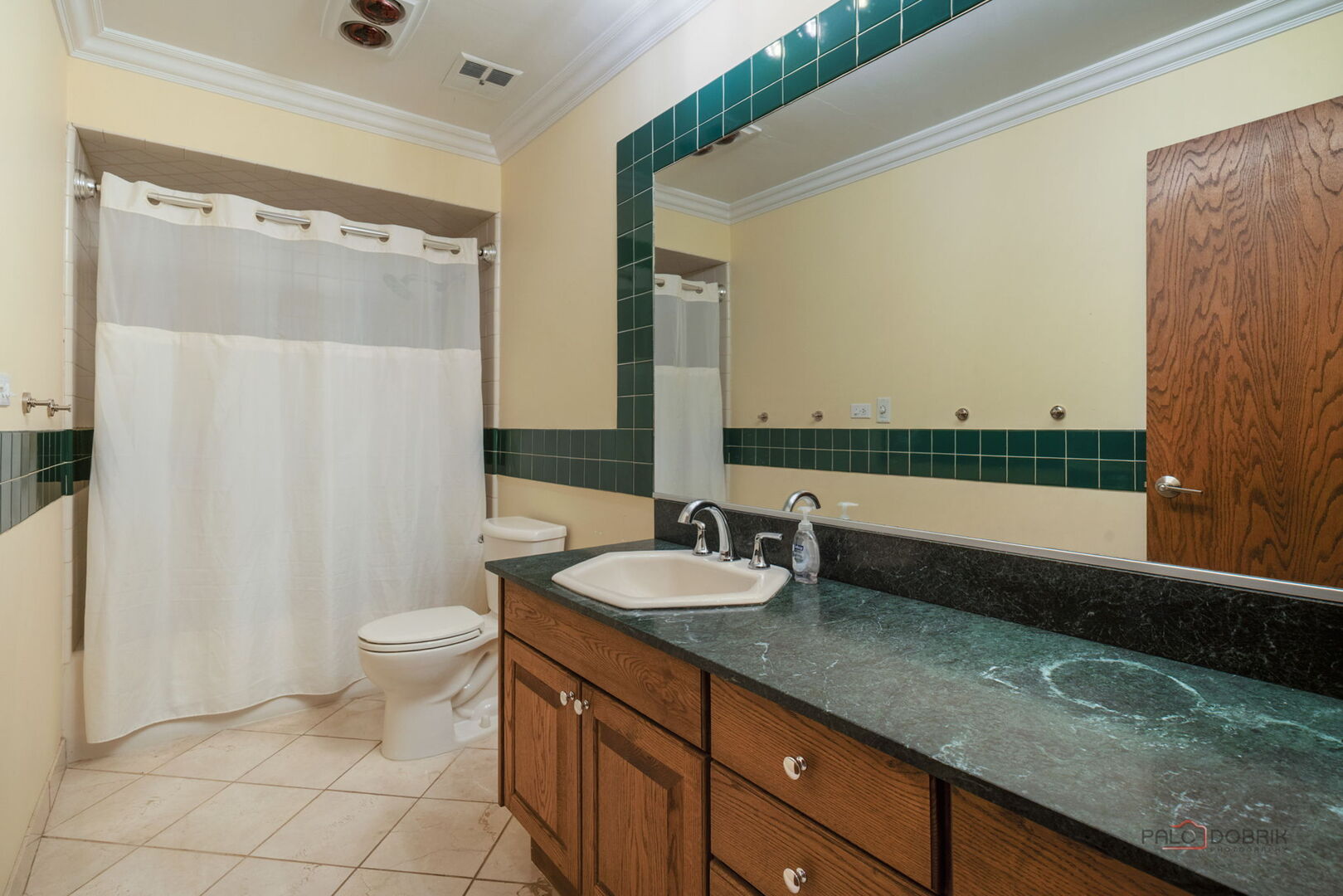 5 Lagoon Drive, Hawthorn Woods, IL 60047