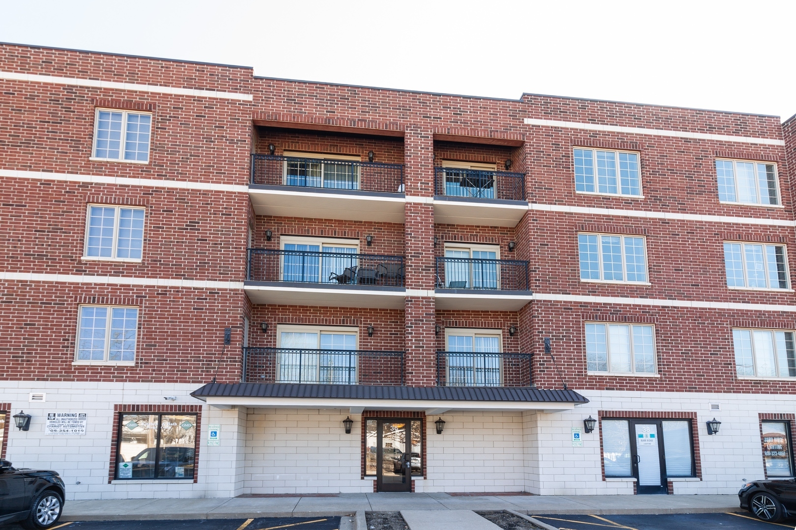 36 S Cass Avenue #2C, Westmont, IL 60559