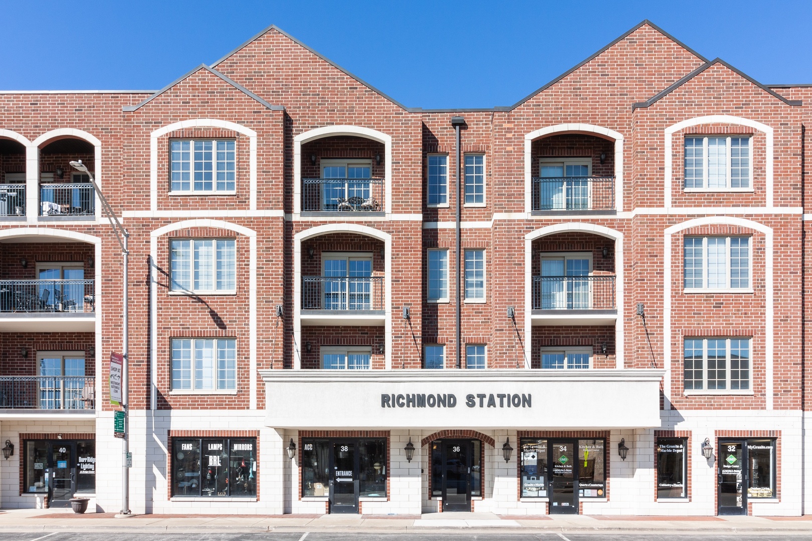 36 S Cass Avenue #2C, Westmont, IL 60559