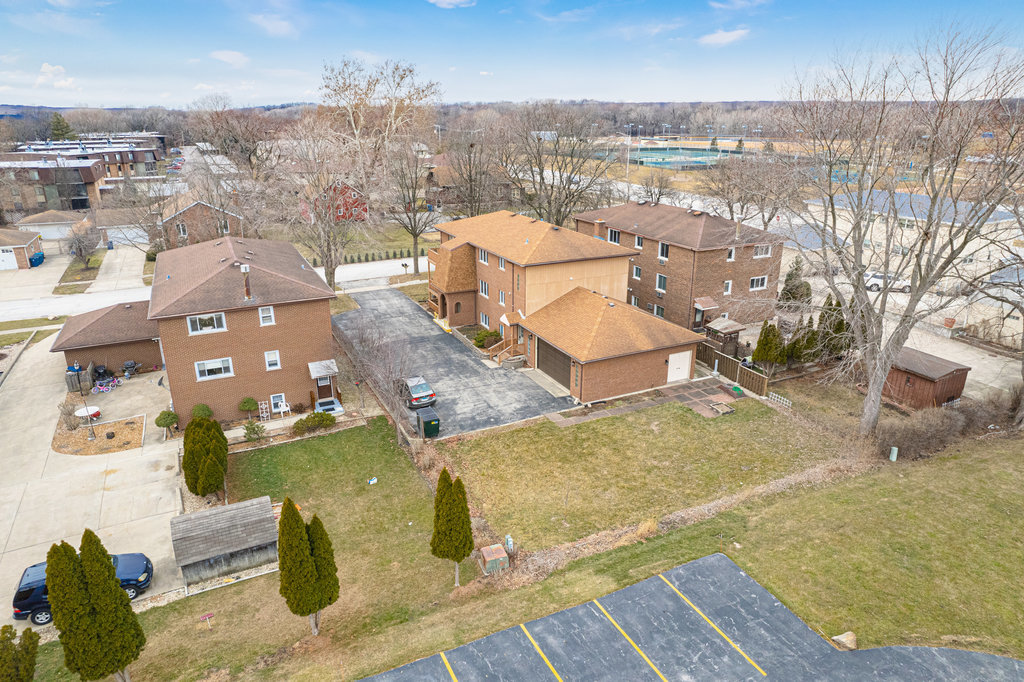 11111 Helena Drive #3, Palos Hills, IL 60465