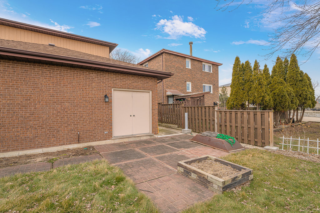 11111 Helena Drive #3, Palos Hills, IL 60465