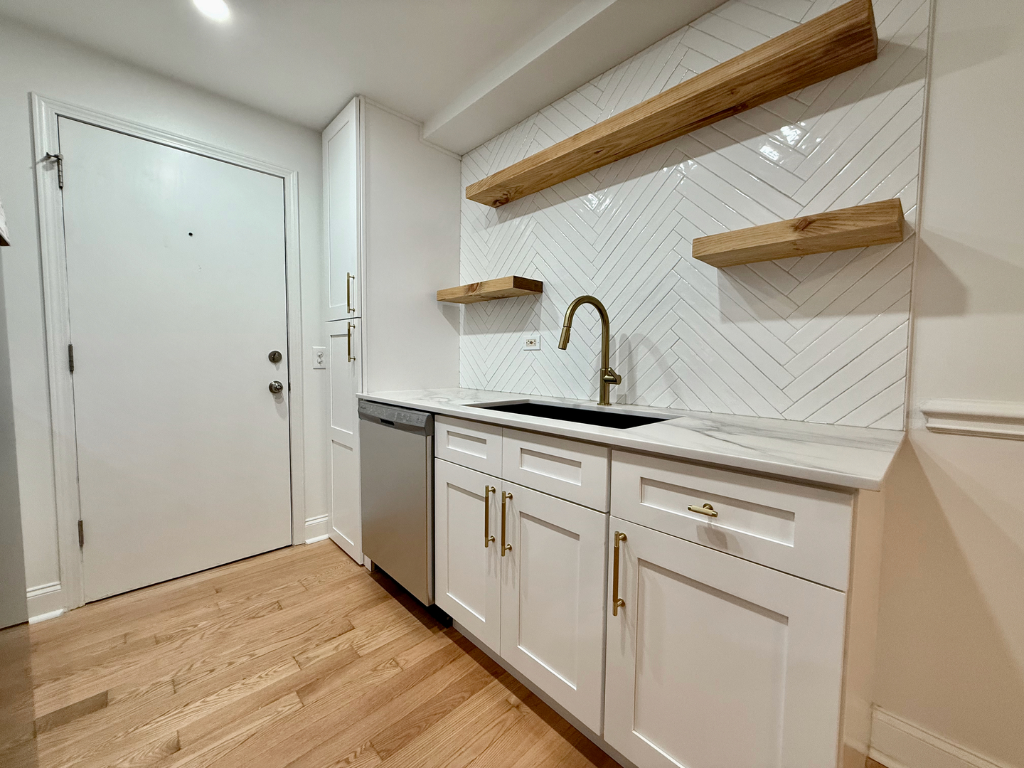 5037 N East River Road #1B, Norridge, IL 60706