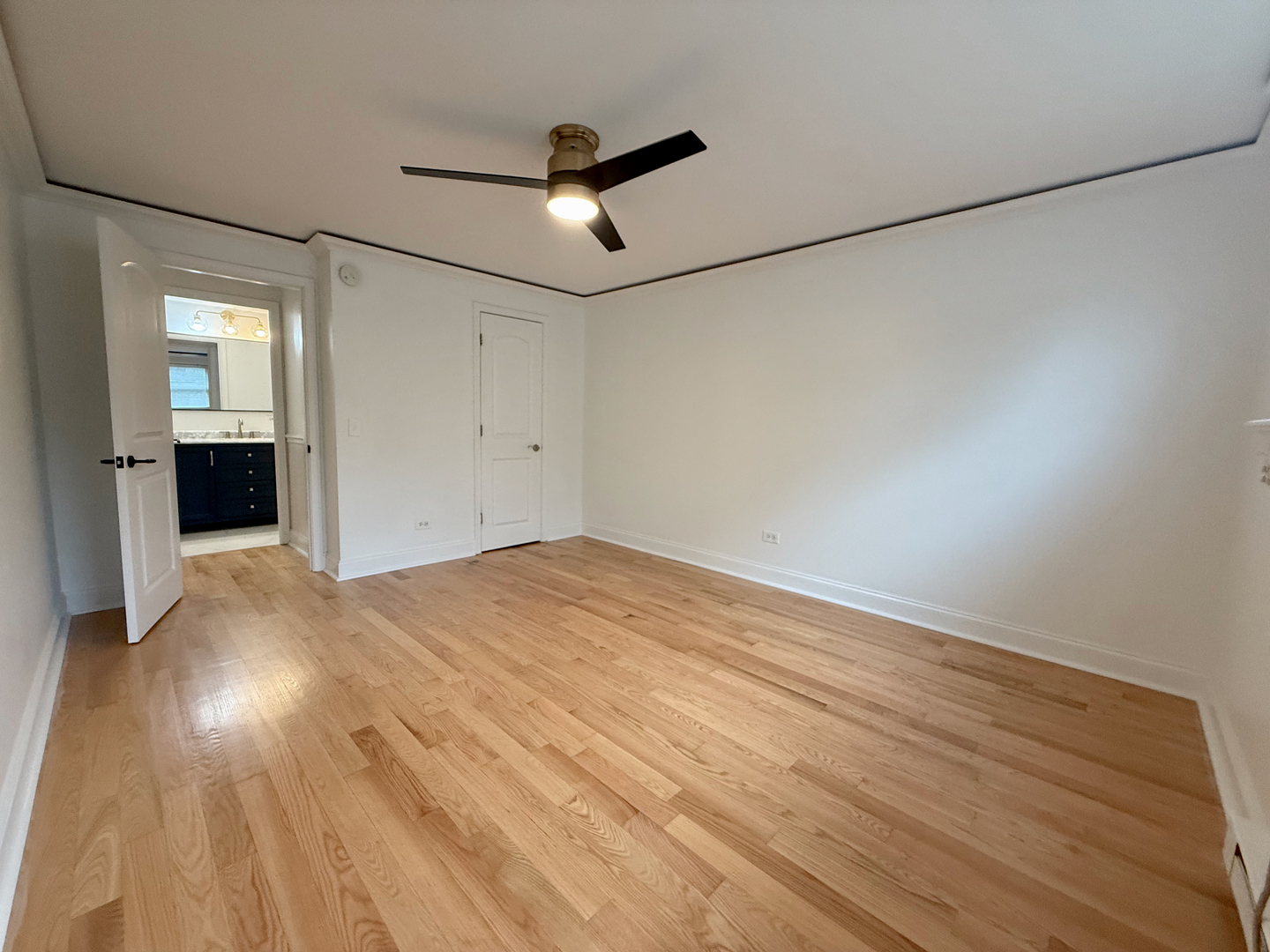 5037 N East River Road #1B, Norridge, IL 60706